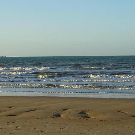In Near Scenic Coastline, Cleaning Included 公寓 *